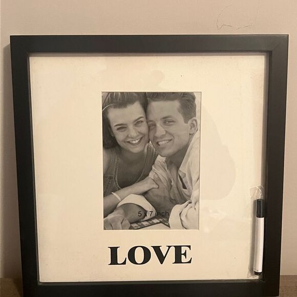 NIB Autograph Frame with Marker - Picture 2 of 2